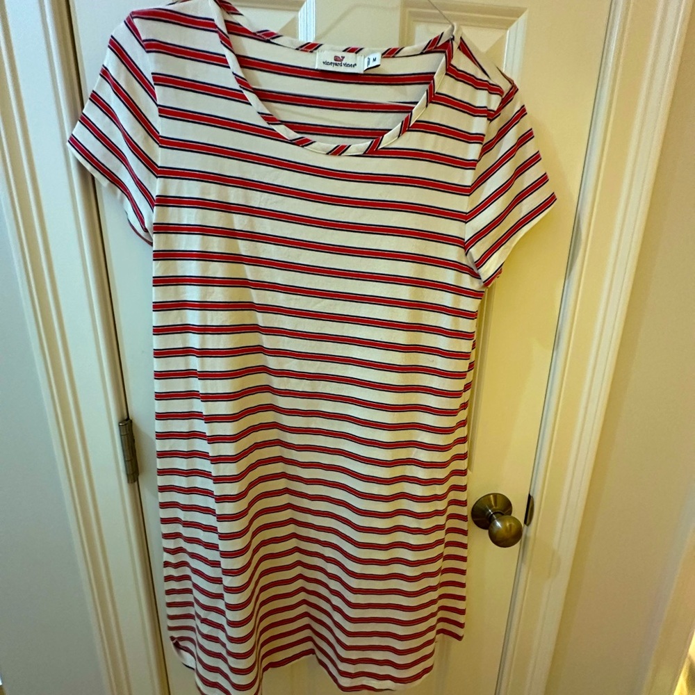 Vineyard Vines. T shirt shift dress